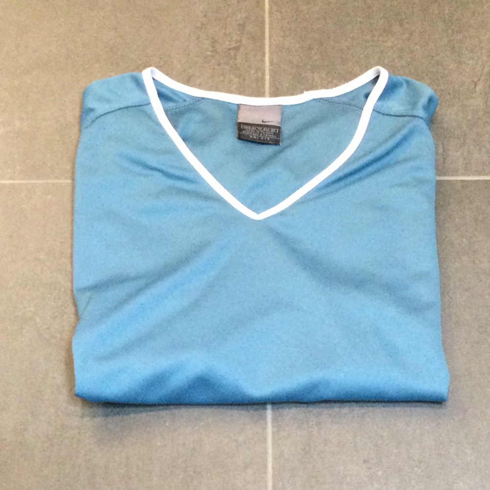 Teal XS women’s Nike Dri Fit v-neck, short sleeve T-shirt with white trim